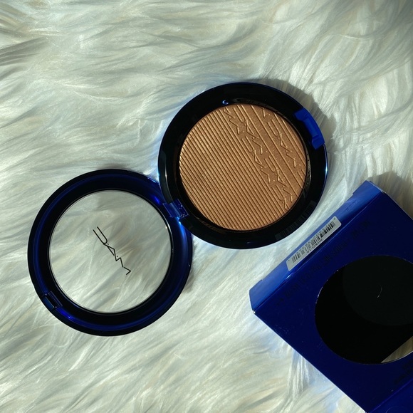 MAC Shaft of Gold Highlighter from Magic of the Night LE Collection - Picture 8 of 9